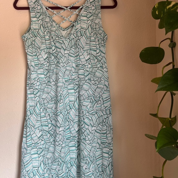 Title Nine :: Breeze Green Leaf Print :: Activewear Dress :: Small - Picture 8 of 13